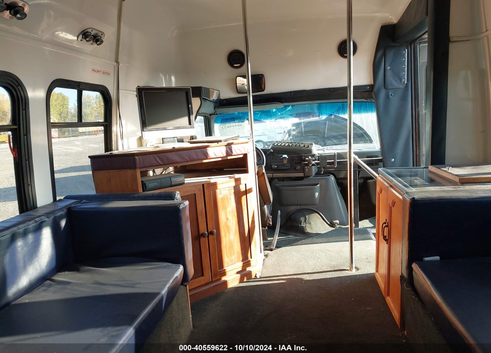1992 FORD ECONOLINE E350 CUTAWAY VAN VIN: 1FDKE30G9NHB53117
