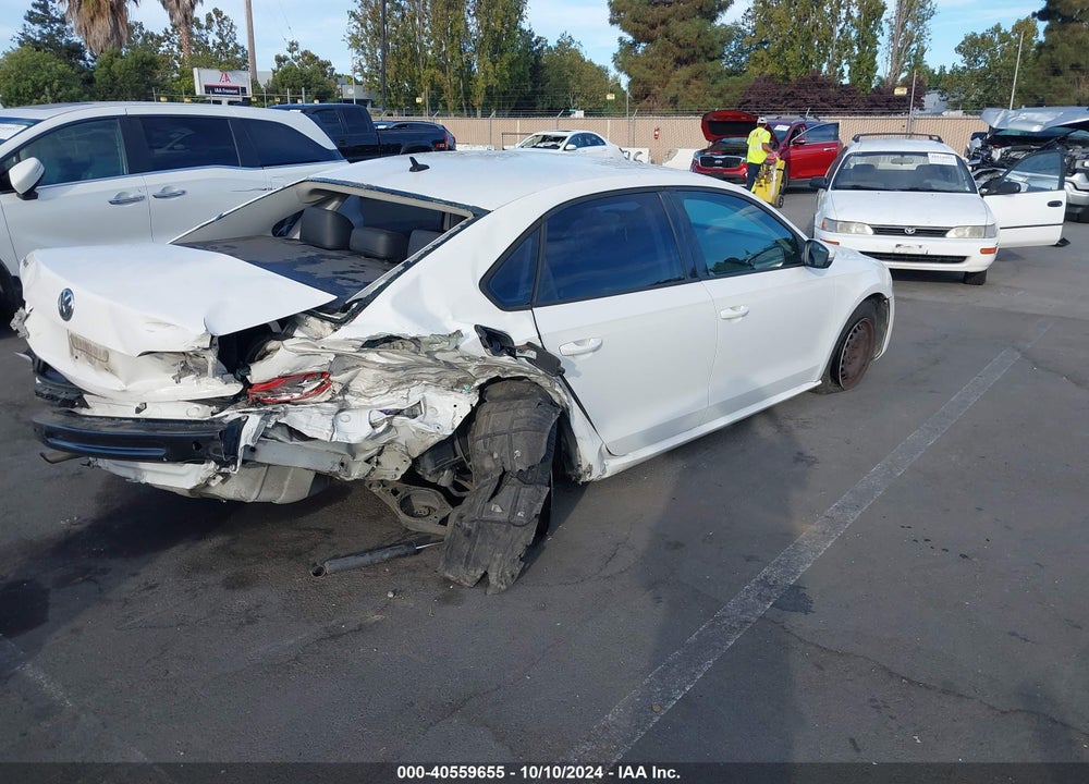 2013 VOLKSWAGEN PASSAT 2.5L S VIN: 1VWAP7A37DC044466
