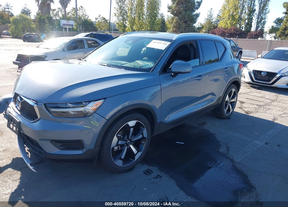 2020 VOLVO XC40 T5 MOMENTUM VIN: YV4162UK8L2197886