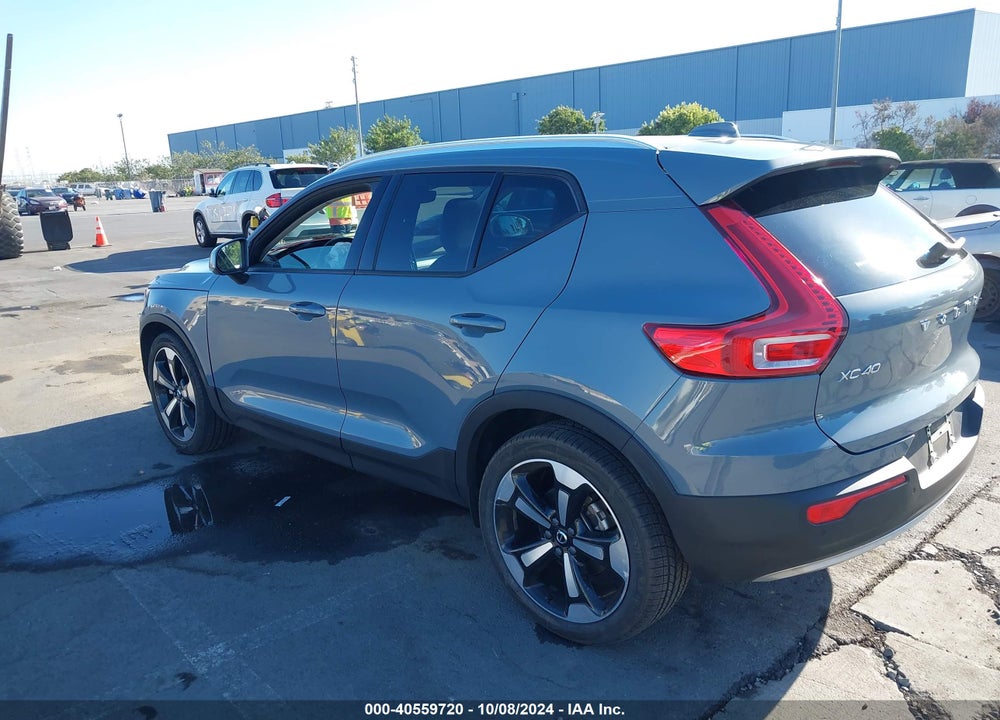 2020 VOLVO XC40 T5 MOMENTUM VIN: YV4162UK8L2197886