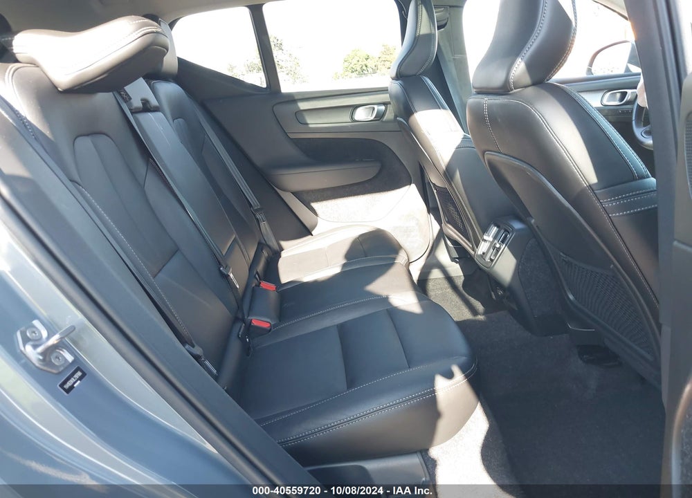2020 VOLVO XC40 T5 MOMENTUM VIN: YV4162UK8L2197886