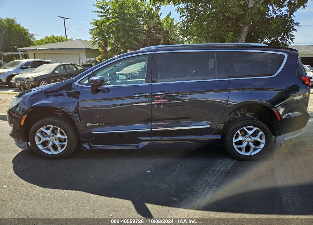 2018 CHRYSLER PACIFICA TOURING L VIN: 2C4RC1BG2JR321009