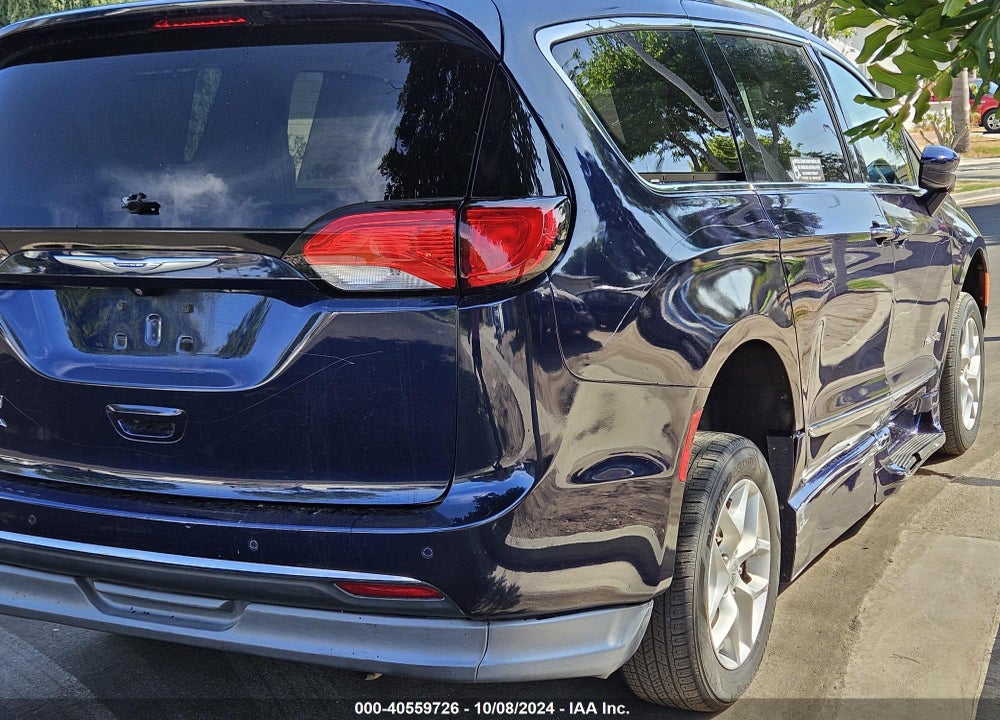 2018 CHRYSLER PACIFICA TOURING L VIN: 2C4RC1BG2JR321009