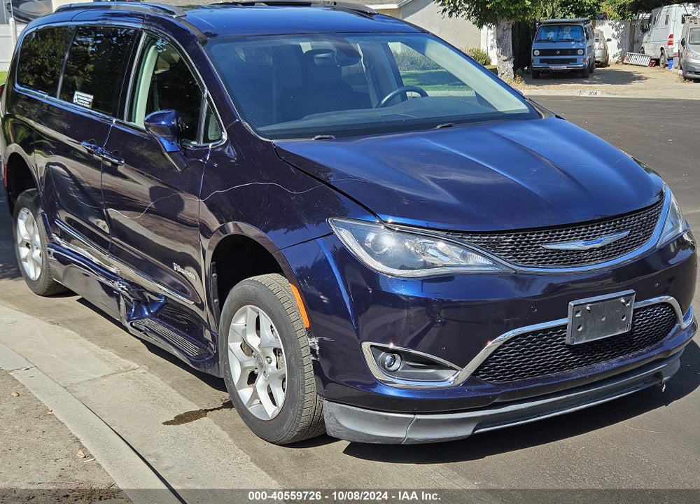 2018 CHRYSLER PACIFICA TOURING L VIN: 2C4RC1BG2JR321009