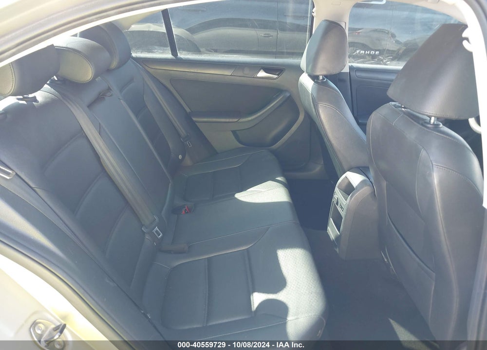 2014 VOLKSWAGEN JETTA 1.8T SE VIN: 3VWD17AJXEM268988