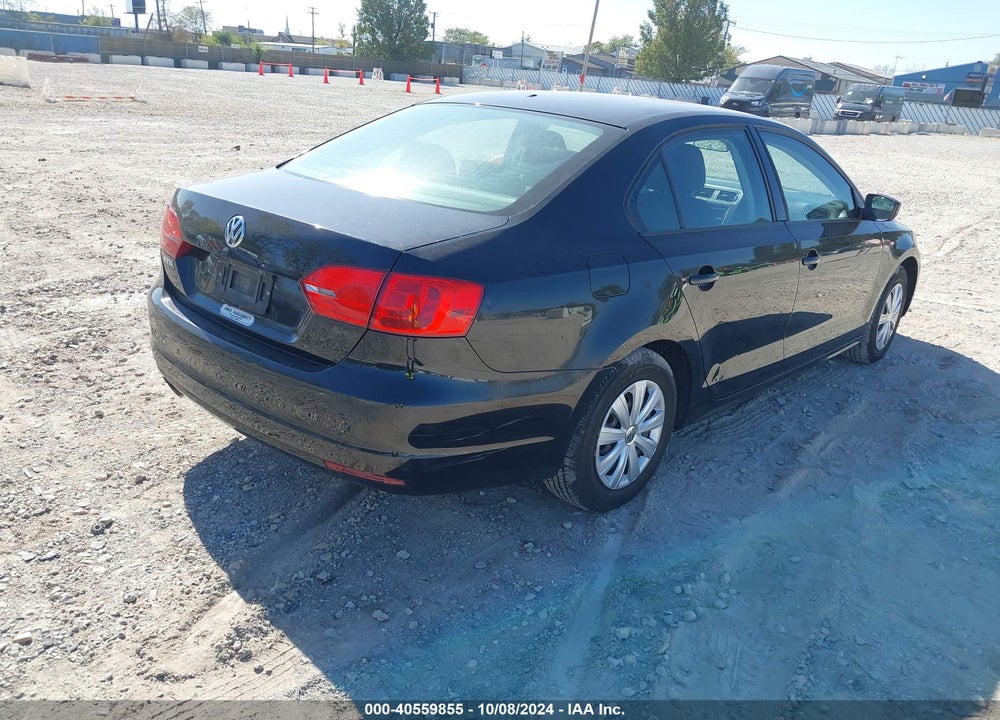 2014 VOLKSWAGEN JETTA 2.0L S VIN: 3VW2K7AJ9EM319580