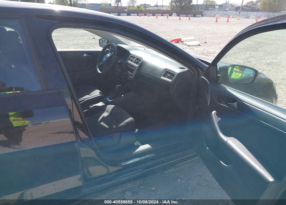 2014 VOLKSWAGEN JETTA 2.0L S VIN: 3VW2K7AJ9EM319580