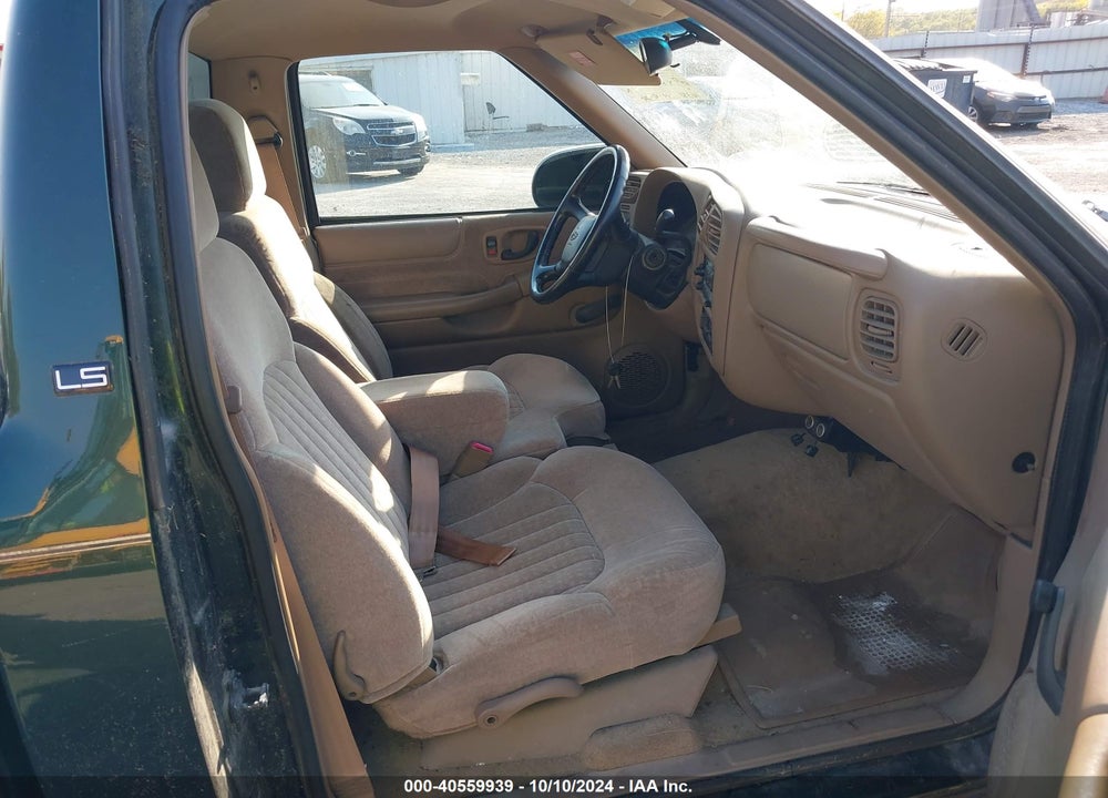 2002 CHEVROLET S-10 LS VIN: 1GCCS145028154456