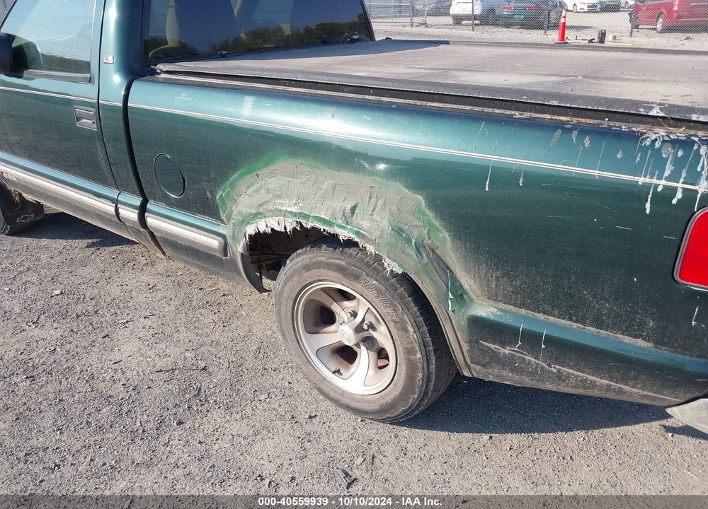 2002 CHEVROLET S-10 LS VIN: 1GCCS145028154456