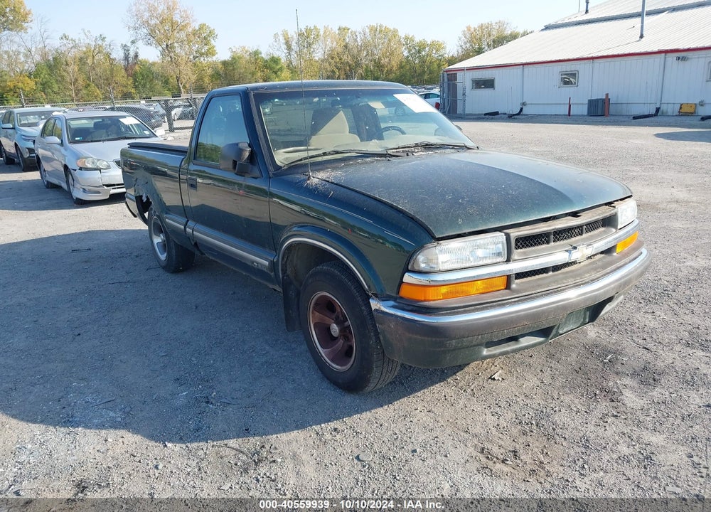 2002 CHEVROLET S-10 LS VIN: 1GCCS145028154456