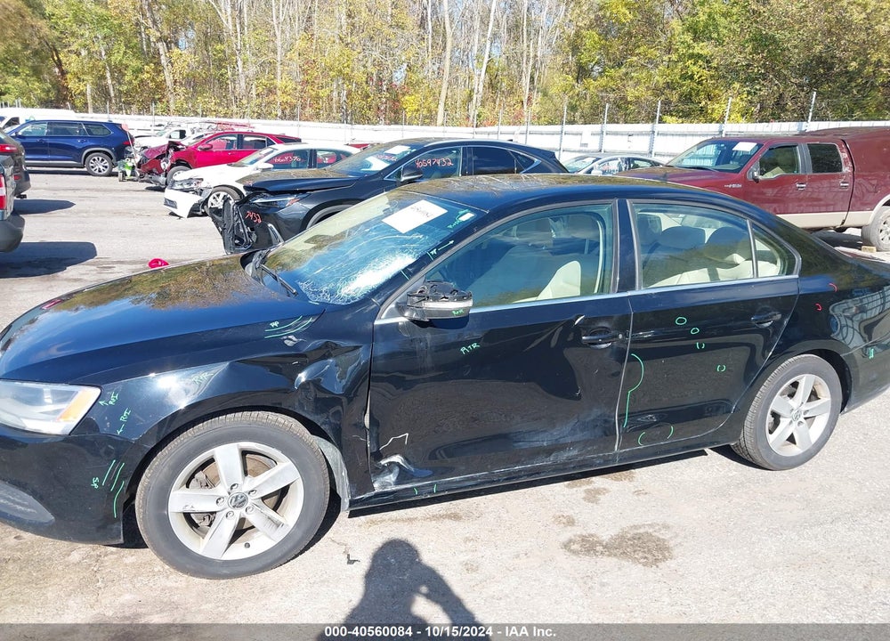 2014 VOLKSWAGEN JETTA 2.0L TDI VIN: 3VW3L7AJ5EM386260