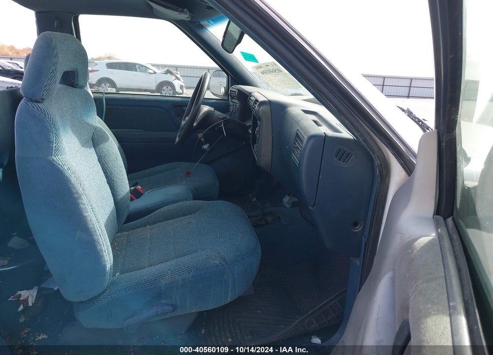 1994 CHEVROLET S TRUCK S10 VIN: 1GCCS1446R8122788