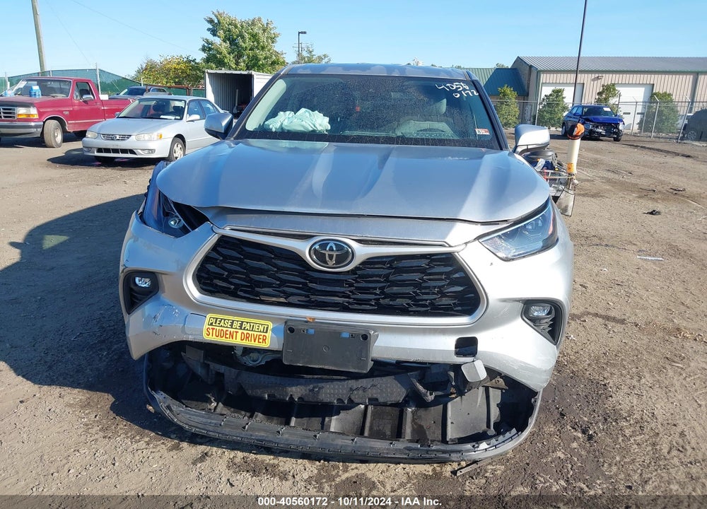 2022 TOYOTA HIGHLANDER LE VIN: 5TDZZRAH7NS112031