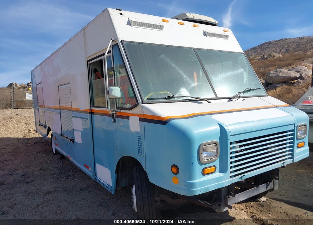 2011 FREIGHTLINER CHASSIS M LINE WALK-IN VAN VIN: 4UZAAPDU5BCBC0086