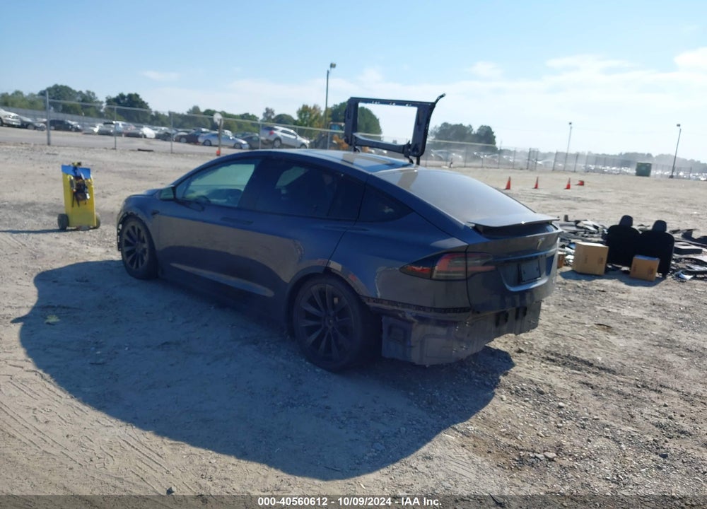 2022 TESLA MODEL X PLAID TRI MOTOR ALL-WHEEL DRIVE VIN: 7SAXCBE69NF355985