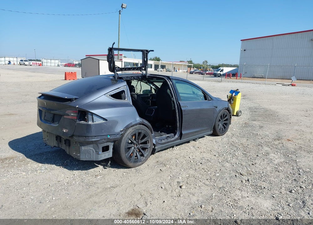 2022 TESLA MODEL X PLAID TRI MOTOR ALL-WHEEL DRIVE VIN: 7SAXCBE69NF355985