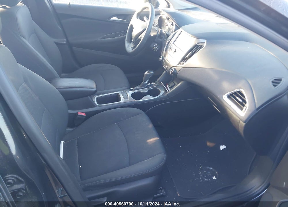 2018 CHEVROLET CRUZE LT AUTO VIN: 1G1BE5SM3J7120626