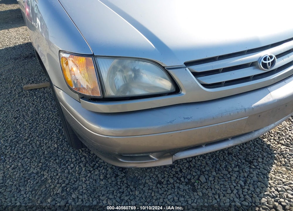 2001 TOYOTA SIENNA XLE VIN: 4T3ZF13C41U321828