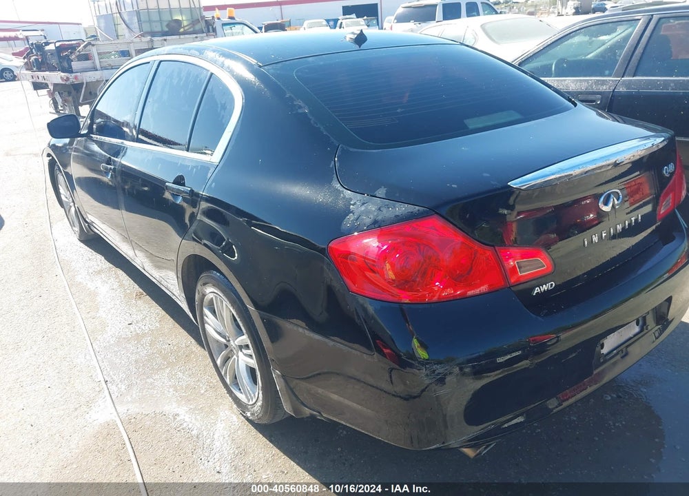 2015 INFINITI Q40 VIN: JN1CV6AR2FM521532