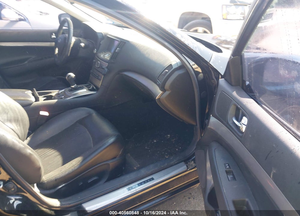 2015 INFINITI Q40 VIN: JN1CV6AR2FM521532