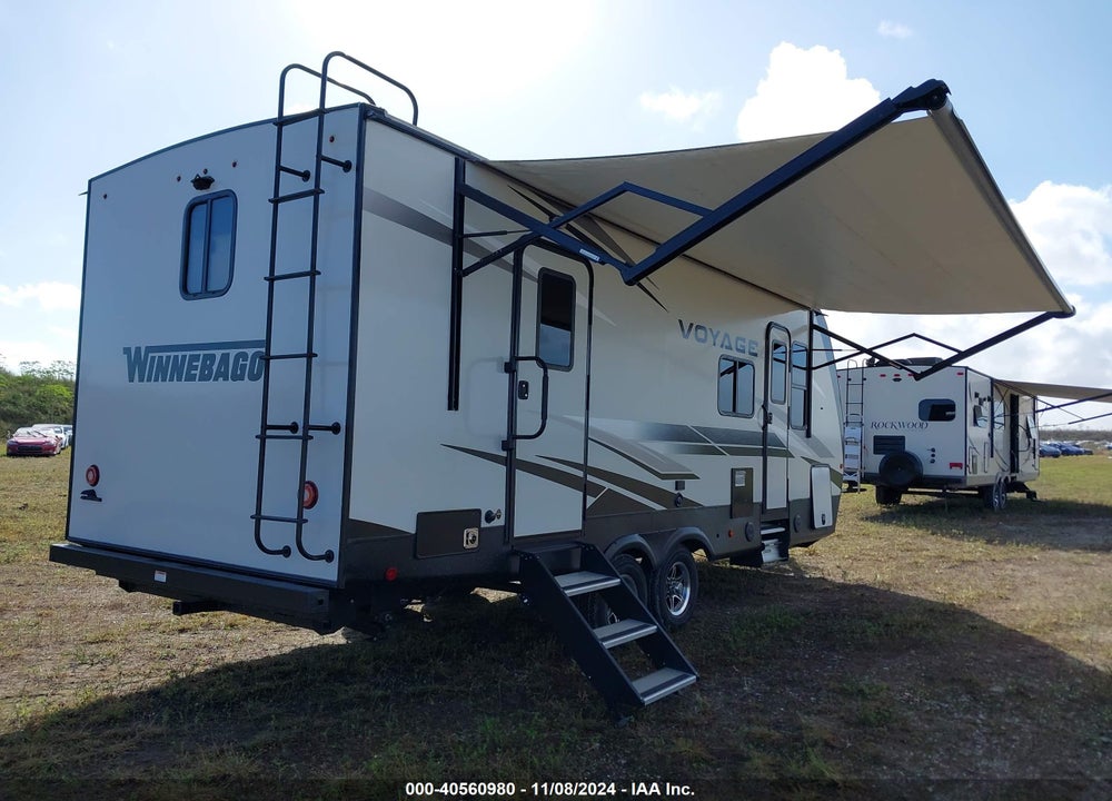 2021 WINNEBAGO VOLTAGE VIN: 54CTV1R22M6061121
