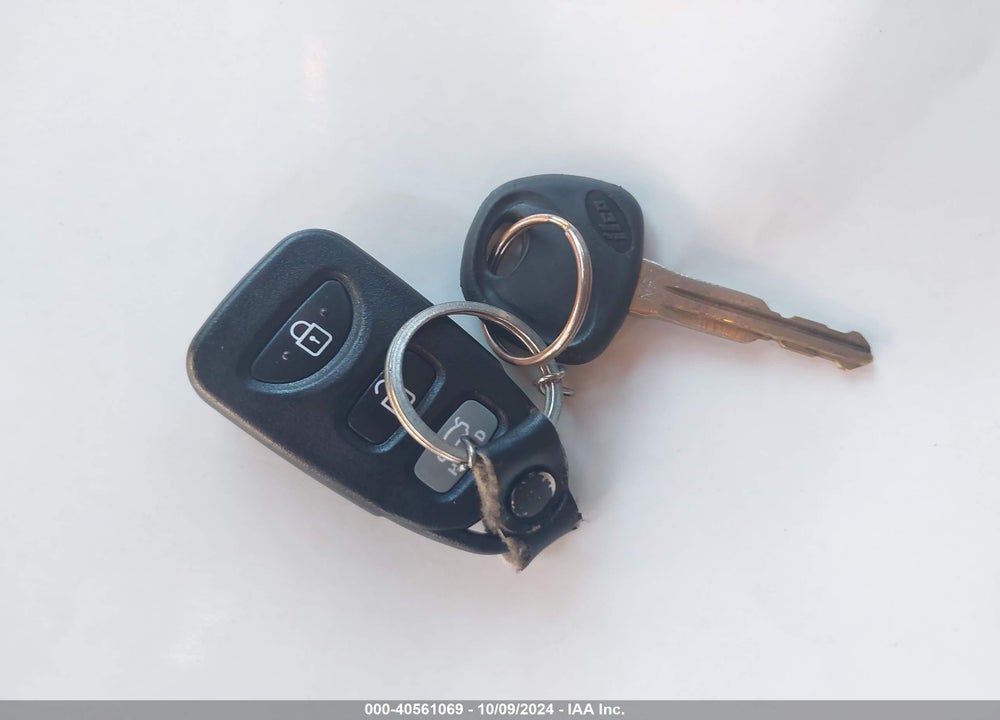 2015 HYUNDAI ELANTRA SE VIN: 5NPDH4AE9FH583904