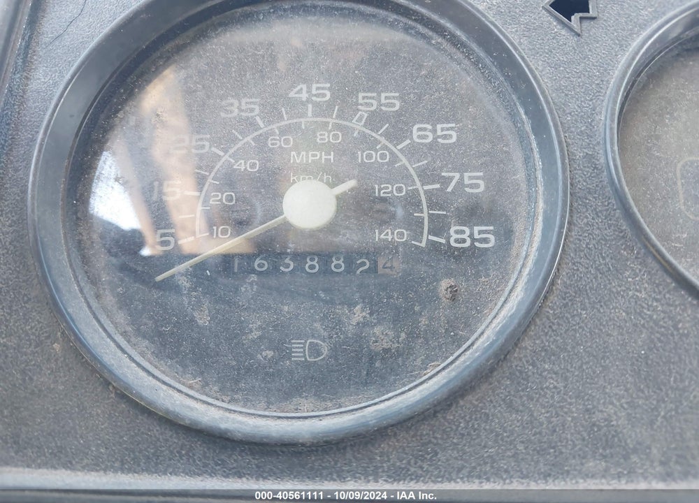 1988 CHEVROLET P30 VIN: 1GBKP32M2J3305929