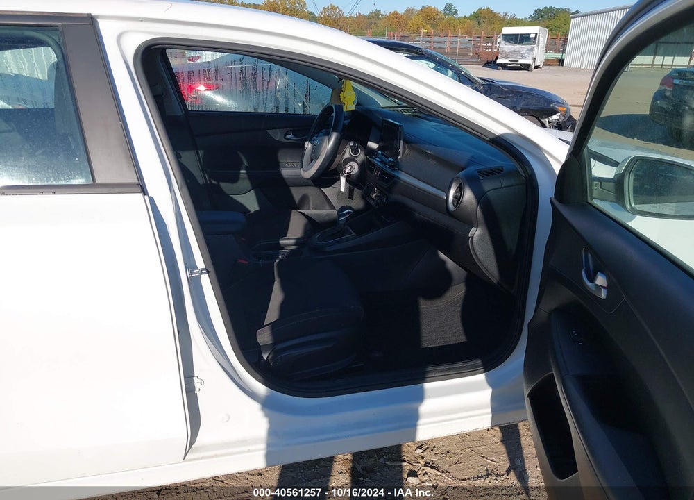 2019 KIA FORTE LXS VIN: 3KPF24AD9KE027771