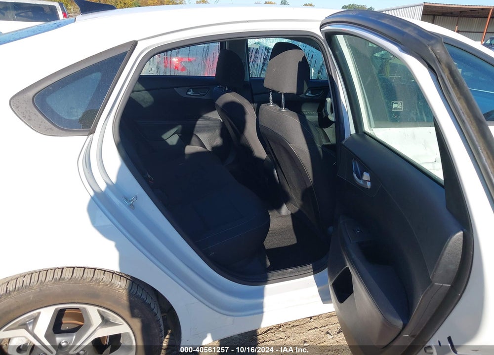 2019 KIA FORTE LXS VIN: 3KPF24AD9KE027771