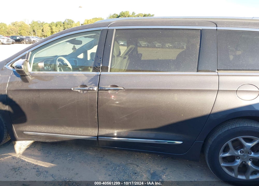 2019 CHRYSLER PACIFICA LIMITED VIN: 2C4RC1GG6KR575574