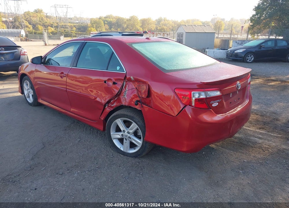 2014 TOYOTA CAMRY SE VIN: 4T1BF1FK2EU837222
