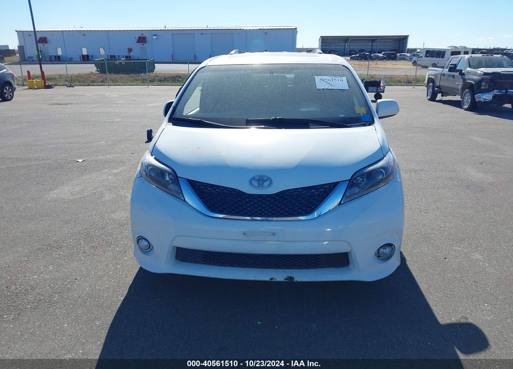 2017 TOYOTA SIENNA SE 8 PASSENGER VIN: 5TDXZ3DCXHS877839