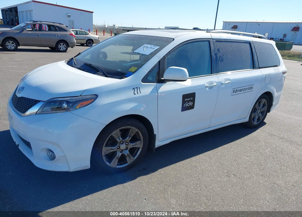 2017 TOYOTA SIENNA SE 8 PASSENGER VIN: 5TDXZ3DCXHS877839