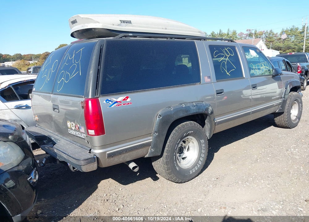 1999 CHEVROLET SUBURBAN 1500 LT VIN: 3GNFK16R3XG255402