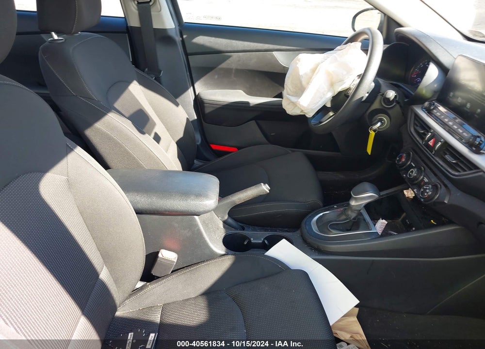 2021 KIA FORTE LXS VIN: 3KPF24AD5ME280427