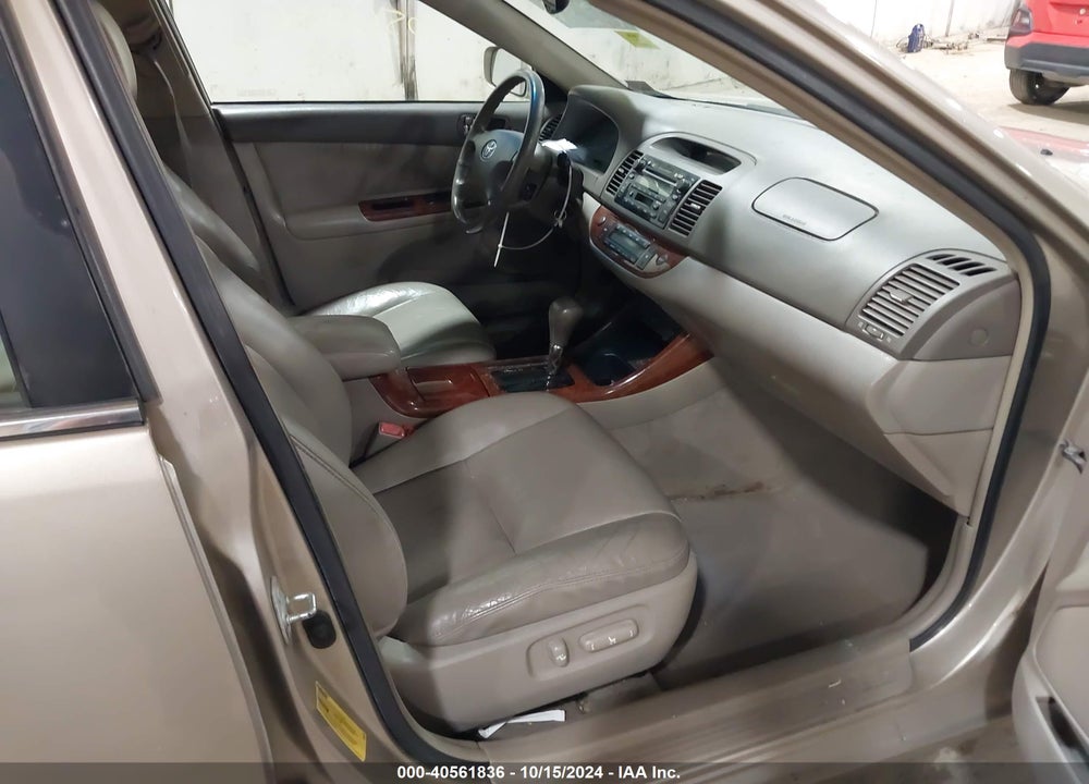 2004 TOYOTA CAMRY XLE VIN: 4T1BE30K14U905631