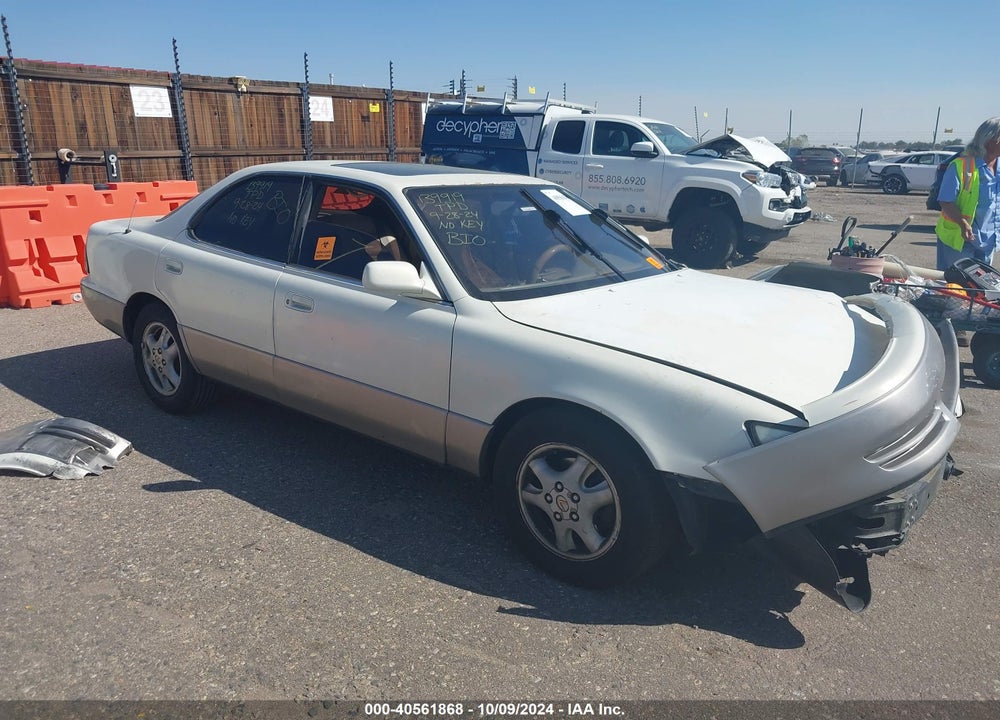 1992 LEXUS ES 300 VIN: JT8VK13T5N0113864