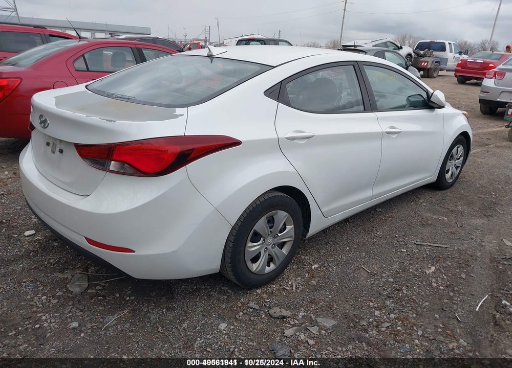 2016 HYUNDAI ELANTRA VIN: 5NPDH4AE3GH792198