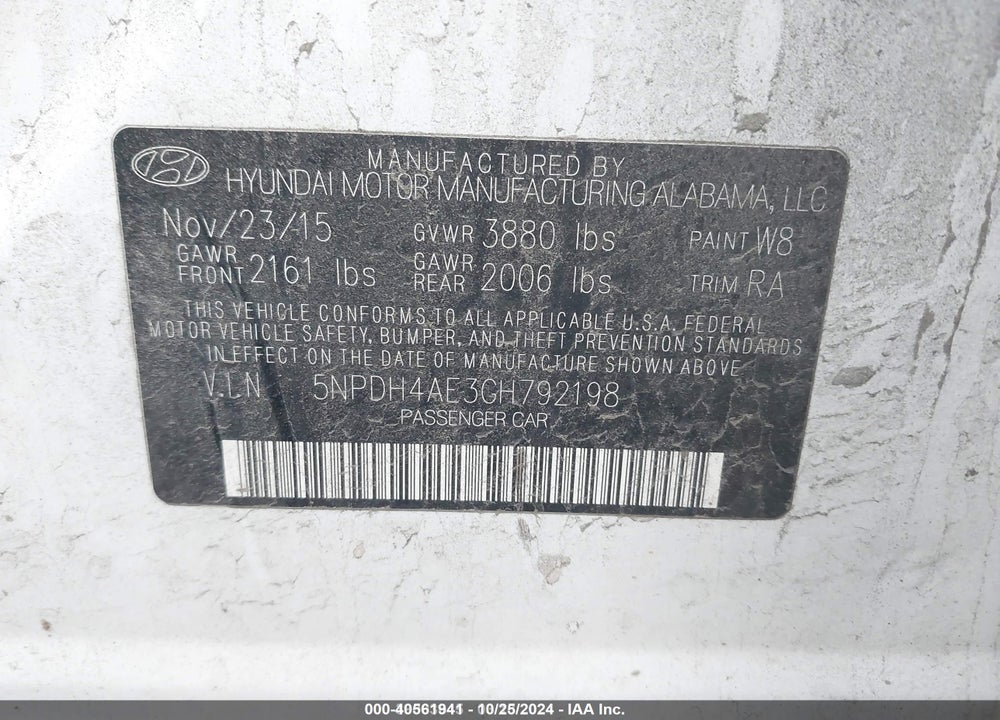 2016 HYUNDAI ELANTRA VIN: 5NPDH4AE3GH792198