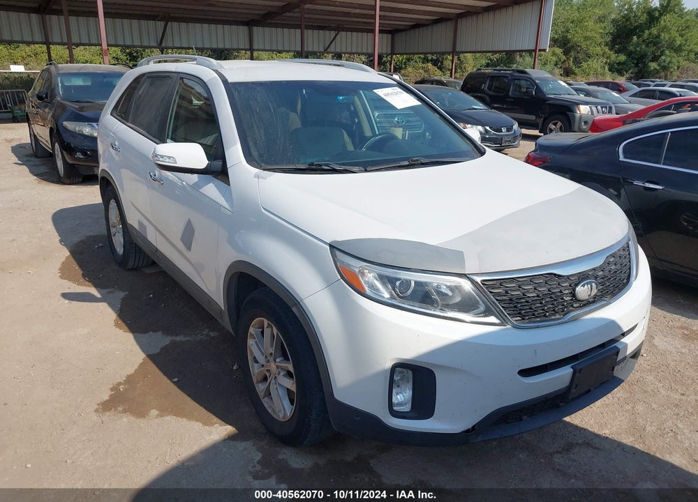 2015 KIA SORENTO LX VIN: 5XYKT4A69FG589045
