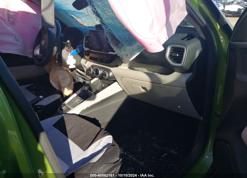 2024 HYUNDAI VENUE SEL VIN: KMHRC8A37RU307995
