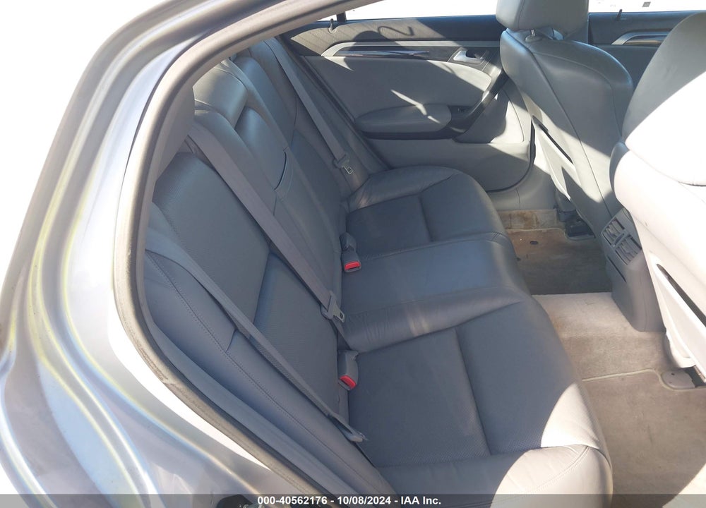 2004 ACURA TL BASE W/NAV SYSTEM (A5) VIN: 19UUA66224A066626