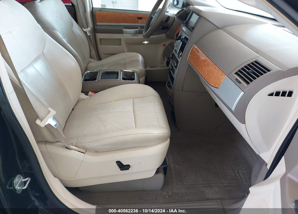 2010 CHRYSLER TOWN & COUNTRY LIMITED VIN: 2A4RR6DXXAR253528