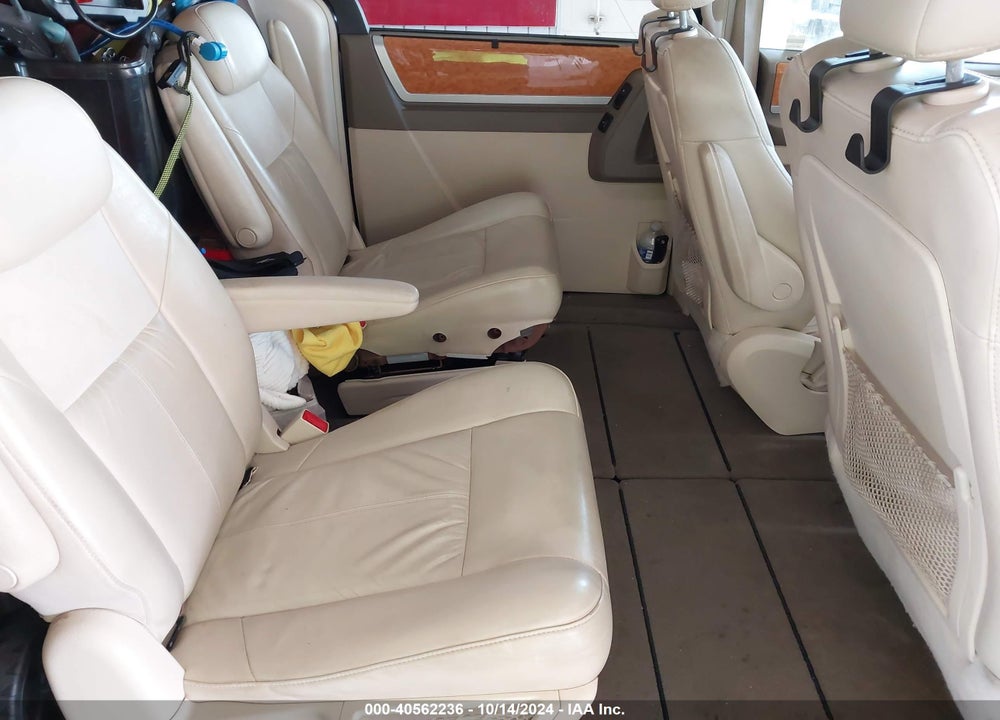 2010 CHRYSLER TOWN & COUNTRY LIMITED VIN: 2A4RR6DXXAR253528