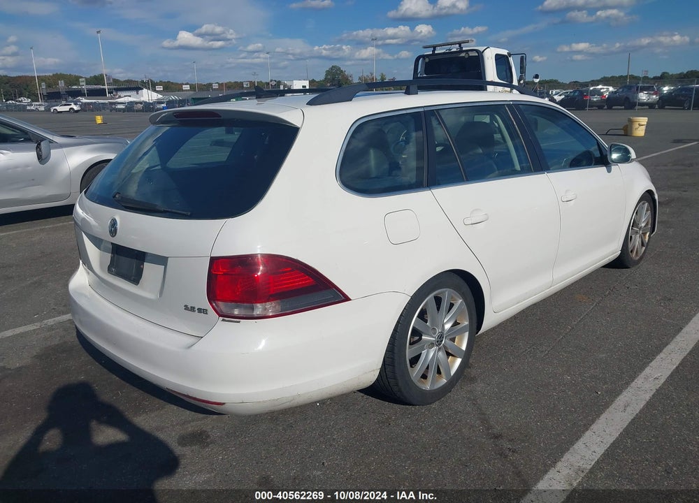 2012 VOLKSWAGEN JETTA SPORTWAGEN 2.5L SE VIN: 3VWPP7AJ5CM628757