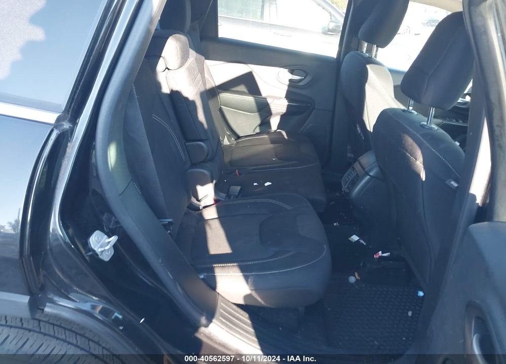 2015 JEEP CHEROKEE LATITUDE VIN: 1C4PJMCB2FW544537