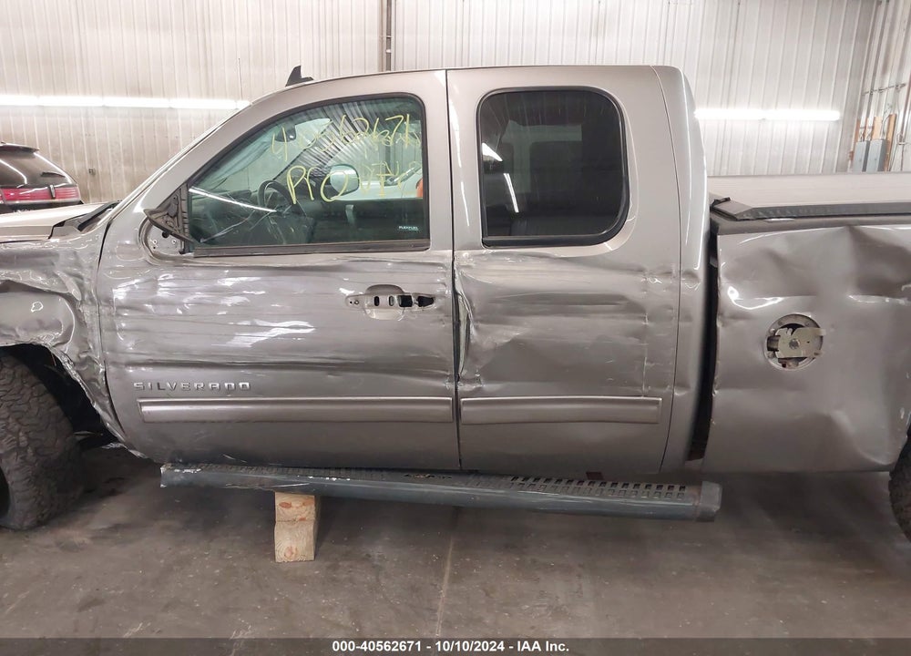 2013 CHEVROLET SILVERADO 1500 LT VIN: 1GCRKSE75DZ330608