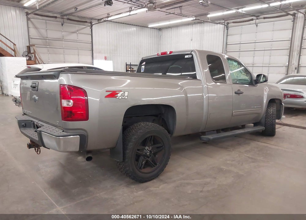 2013 CHEVROLET SILVERADO 1500 LT VIN: 1GCRKSE75DZ330608