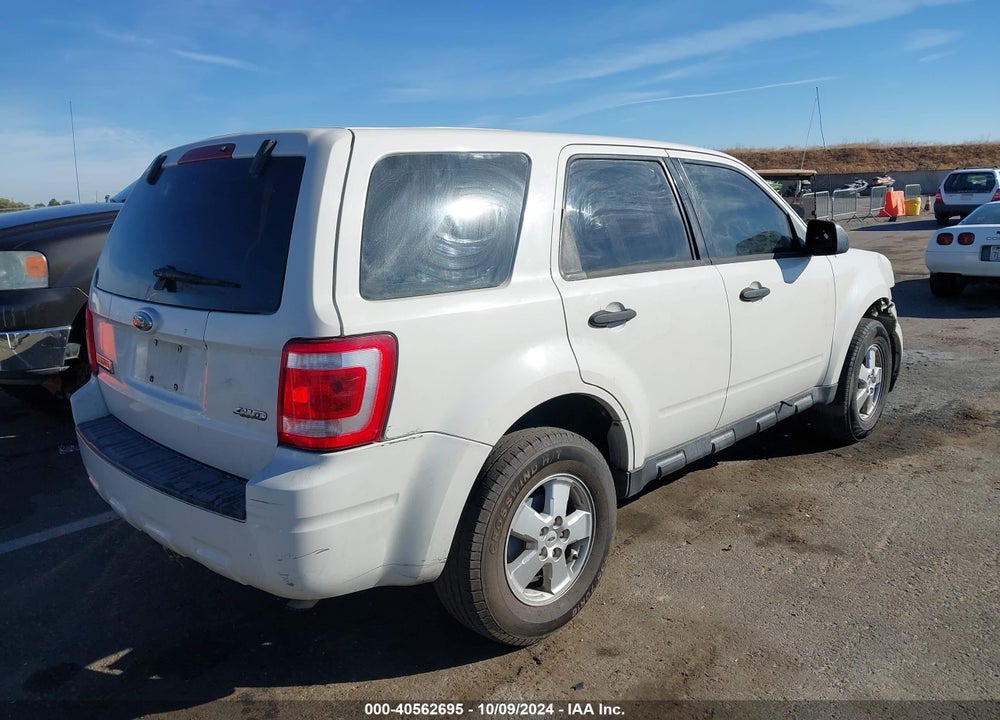 2009 FORD ESCAPE XLS VIN: 1FMCU92779KA19240