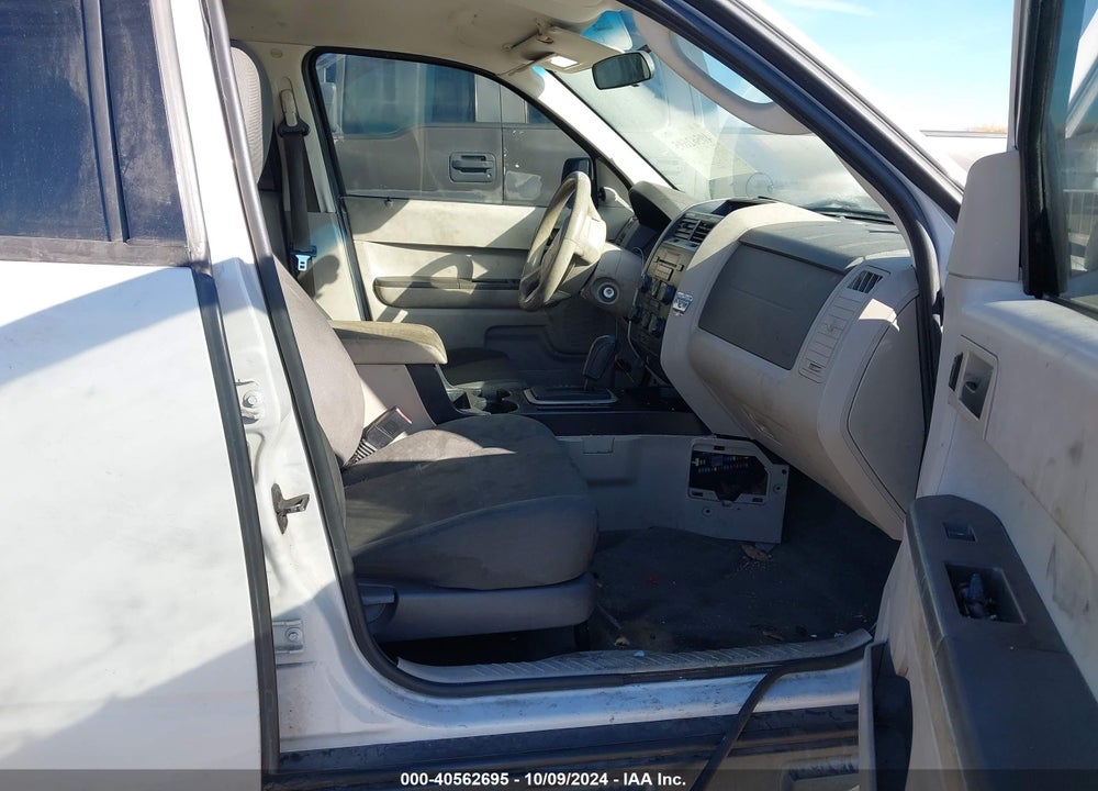 2009 FORD ESCAPE XLS VIN: 1FMCU92779KA19240